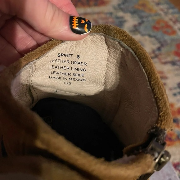 Size 8 Freebird Spirit boots - Picture 5 of 5